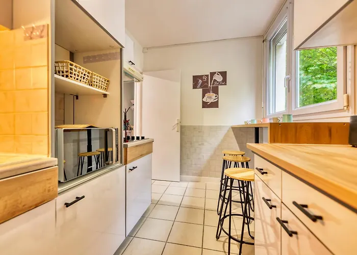 Familial Et Cozy - Wifi - Espace Travail- Parking Lejlighed *