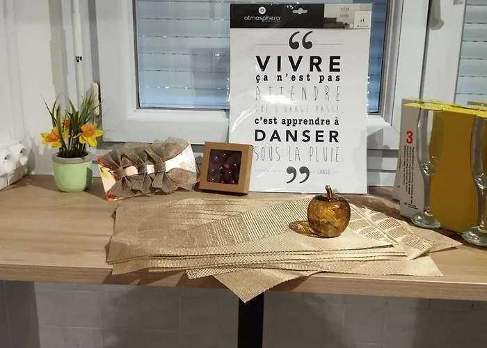 Familial Et Cozy - Wifi - Espace Travail- Parking Lejlighed *